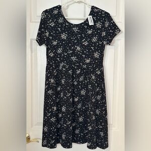 Girls Old Navy Black Floral Pullover Dress.  Size XXL(18).